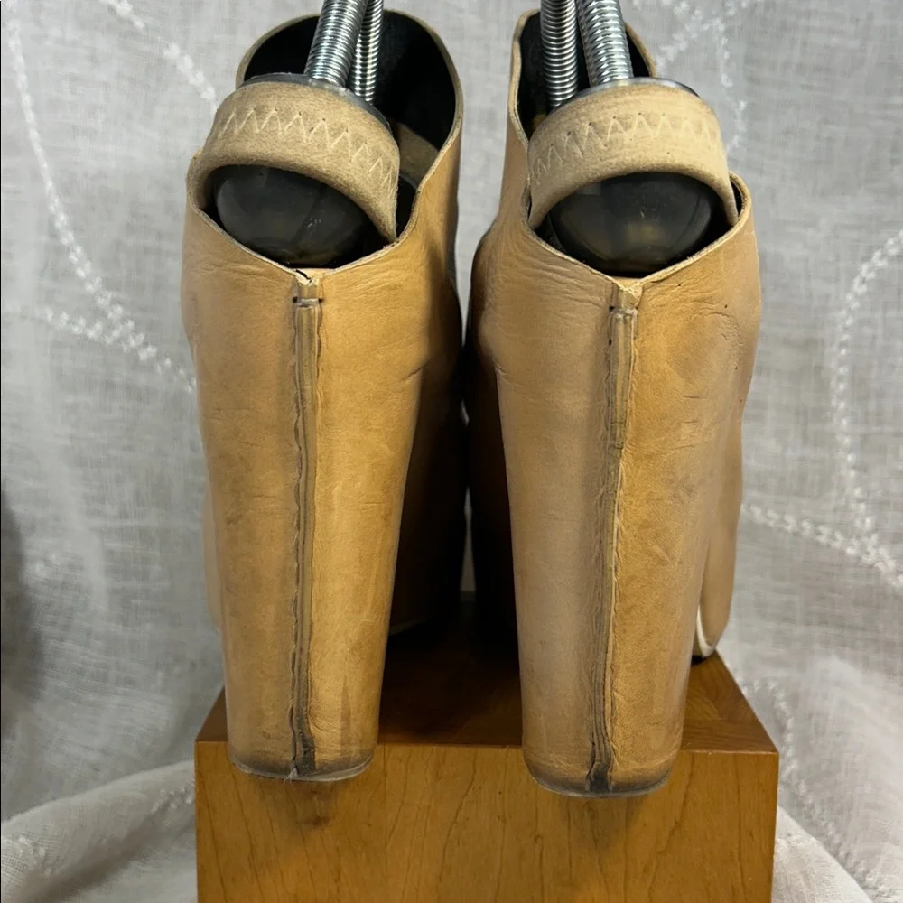 Balenciaga leather platform hidden heeled shoes sling back